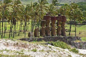 Moai, Ahu NauNau Anakena beach