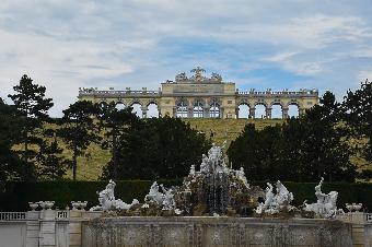 Schonbrunn Palace fountain